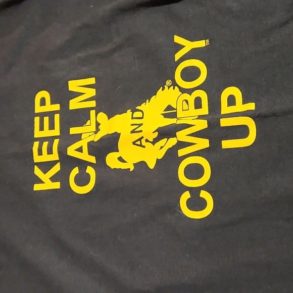 University of Wyoming Cowboys 🤠 Large 100% Cotton L/S Crew Neck Advert on Back - Picture 2 of 4